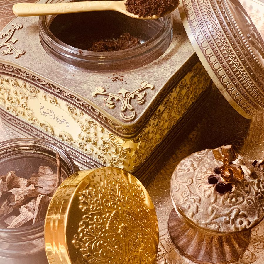 Oud a bakhoor — arabské kadidlo
